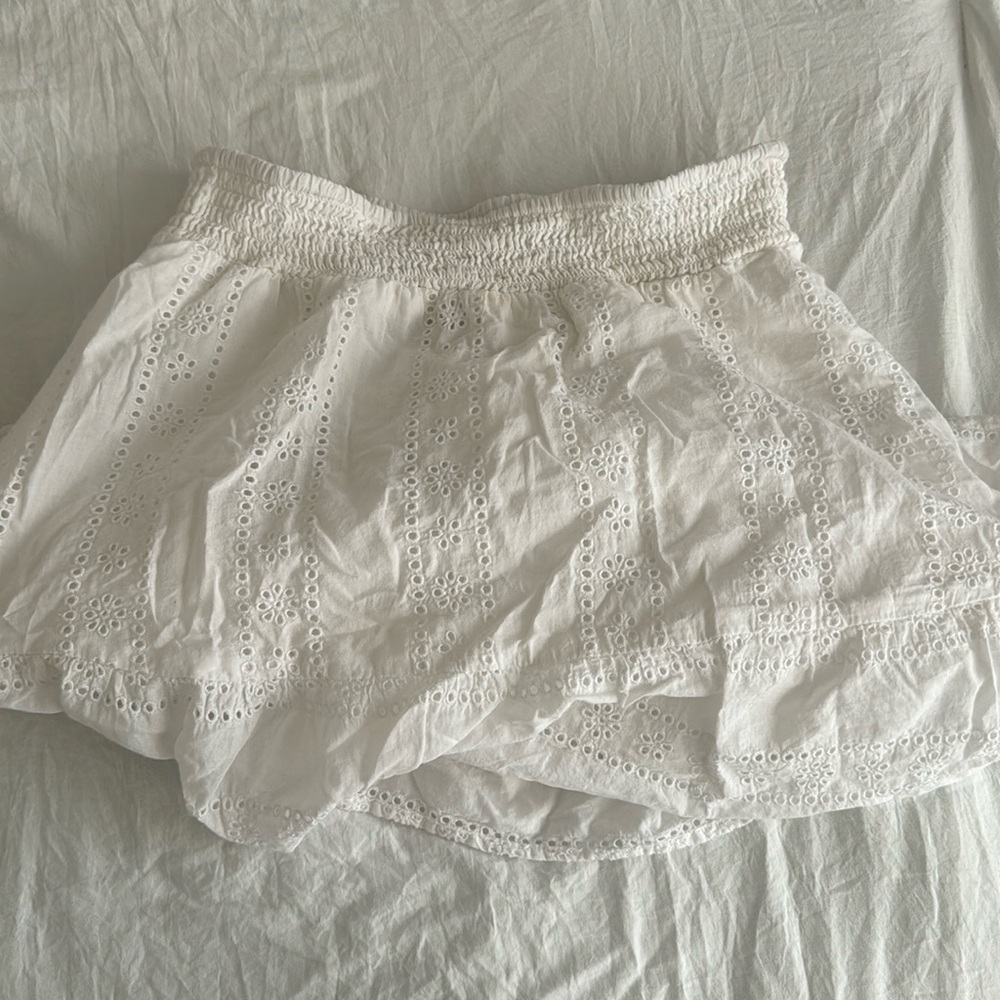 White lace skirt
